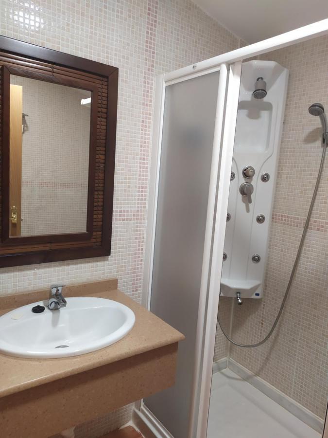 Hostal Restaurante Bustos Villarrubio Экстерьер фото