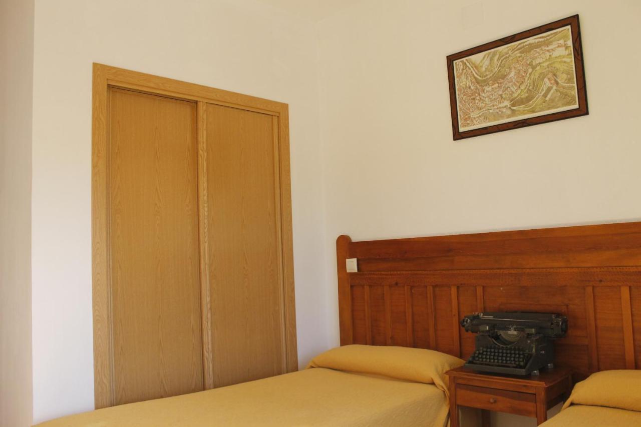 Hostal Restaurante Bustos Villarrubio Экстерьер фото