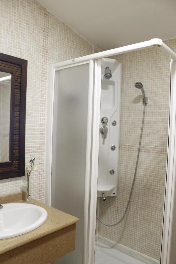 Hostal Restaurante Bustos Villarrubio Экстерьер фото