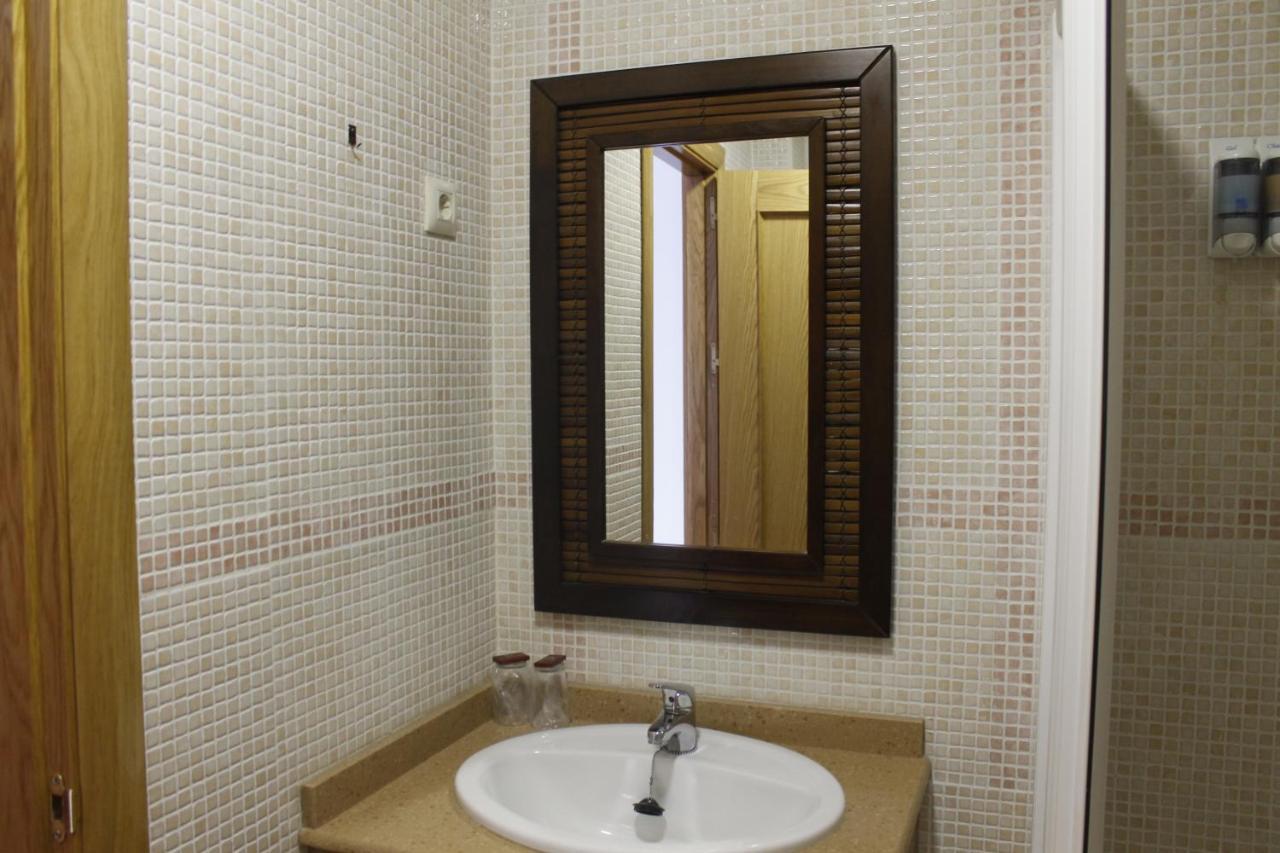 Hostal Restaurante Bustos Villarrubio Экстерьер фото
