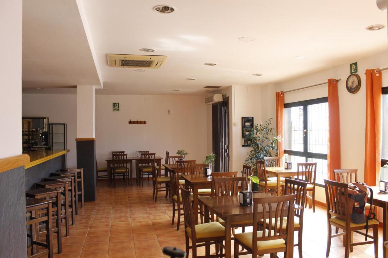Hostal Restaurante Bustos Villarrubio Экстерьер фото