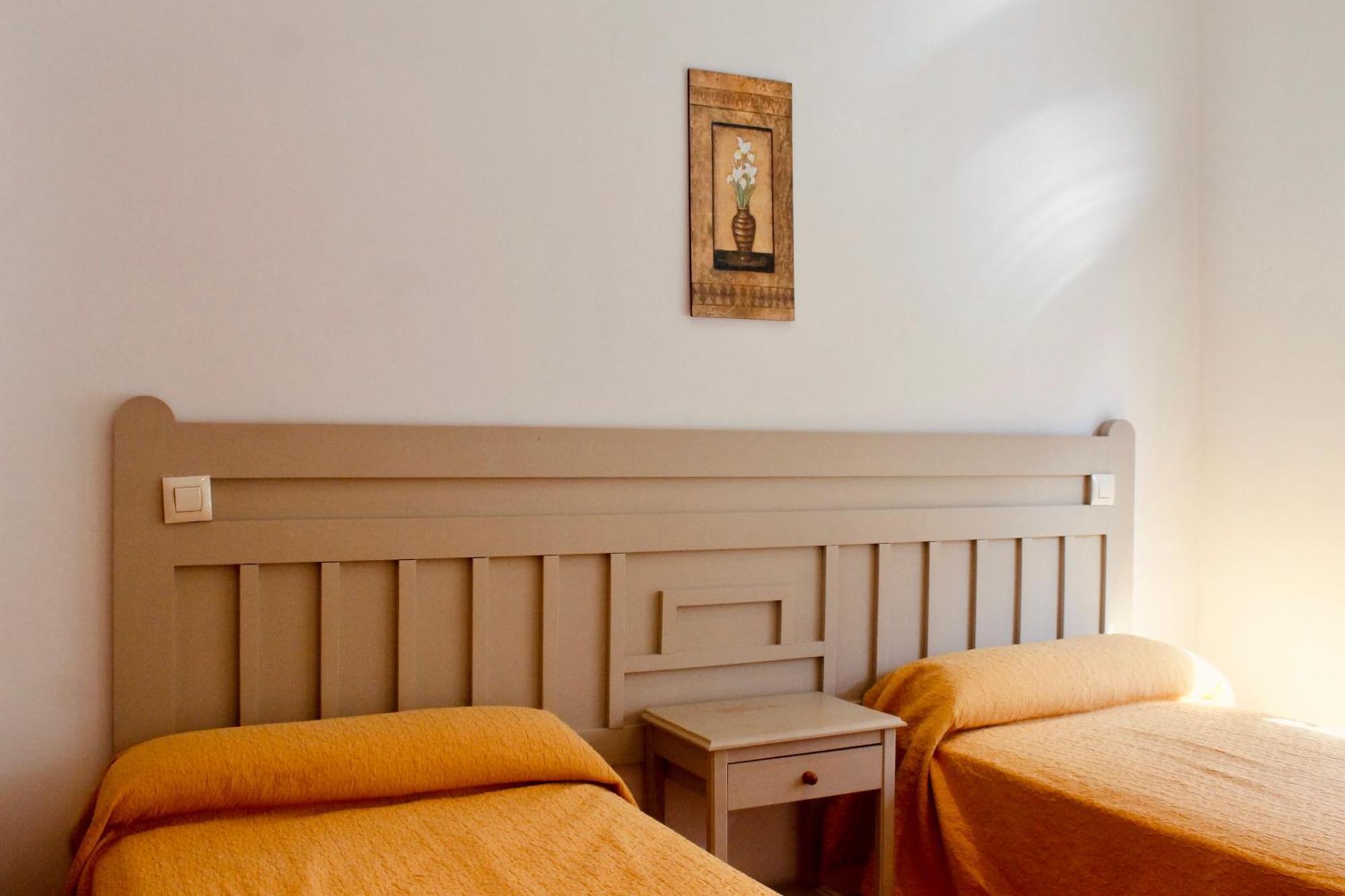 Hostal Restaurante Bustos Villarrubio Экстерьер фото