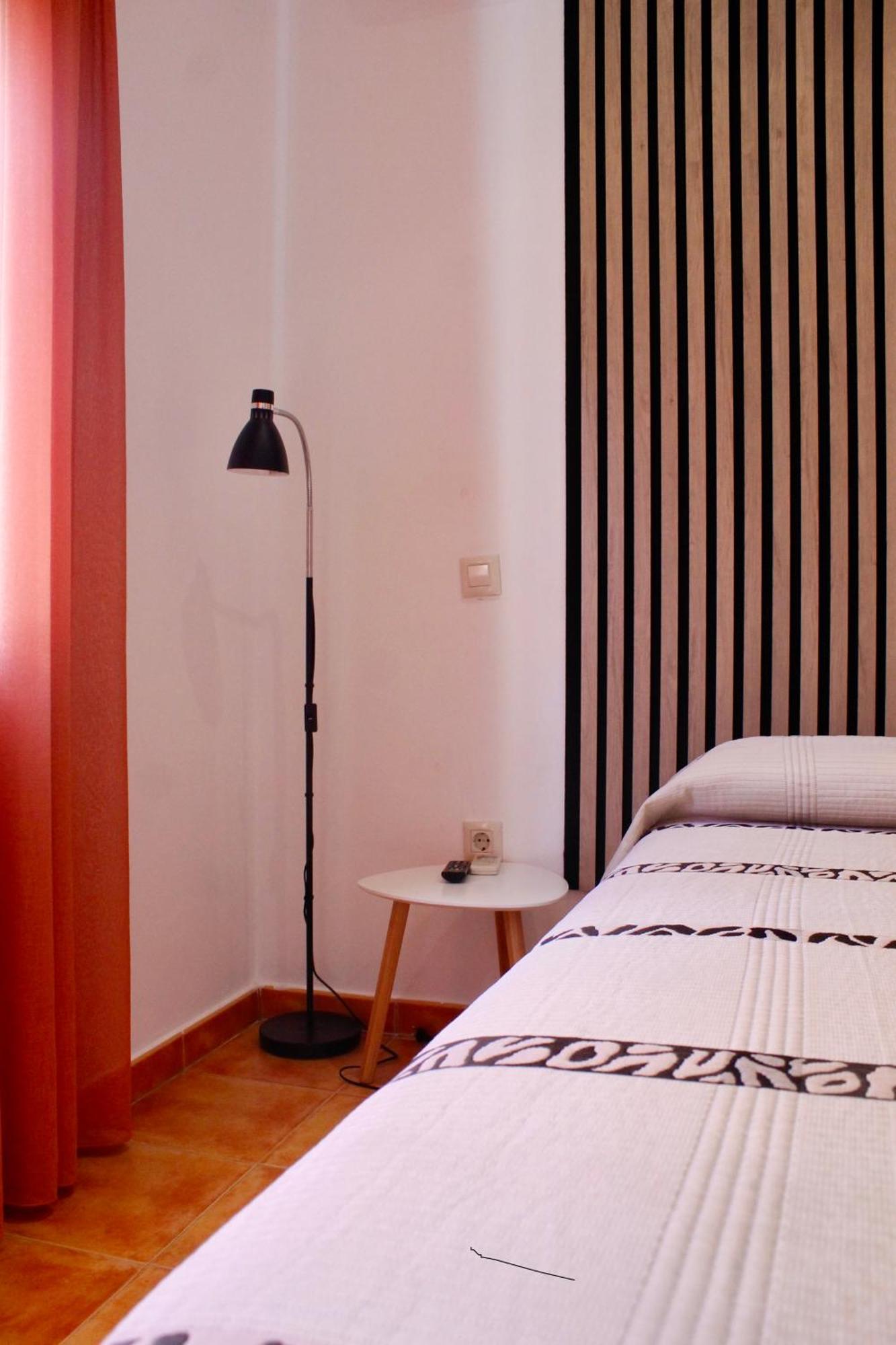 Hostal Restaurante Bustos Villarrubio Экстерьер фото