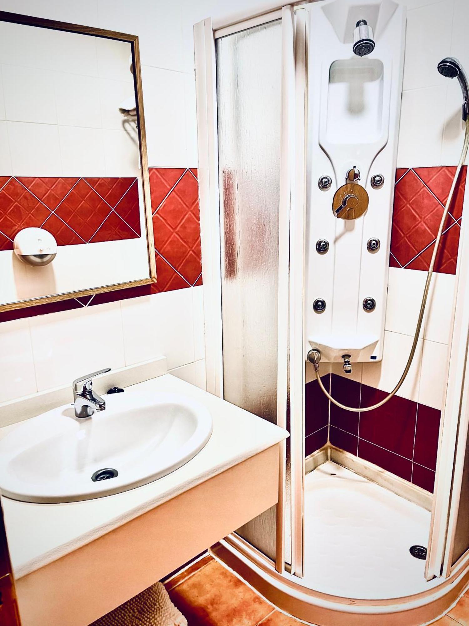Hostal Restaurante Bustos Villarrubio Экстерьер фото