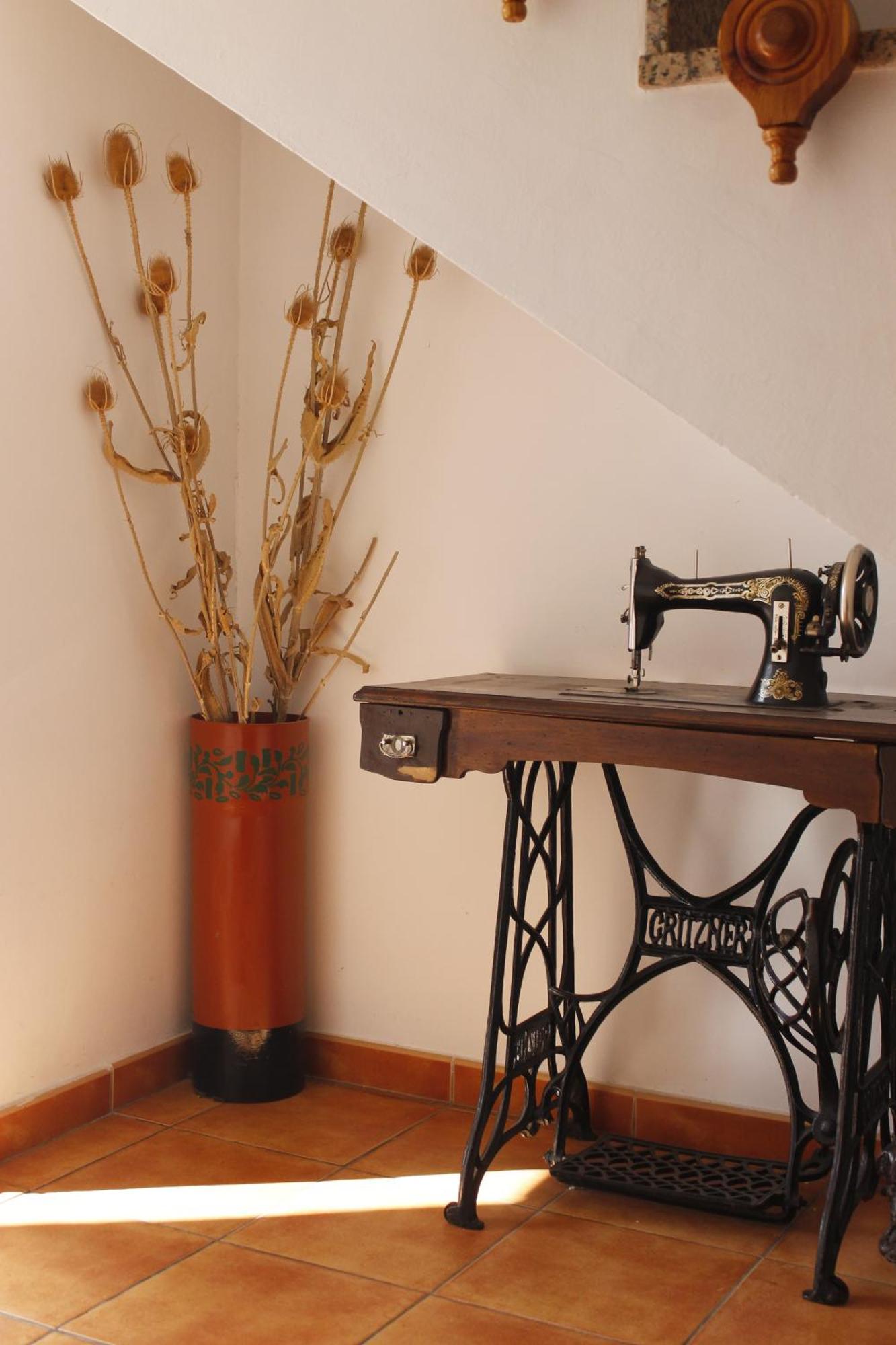 Hostal Restaurante Bustos Villarrubio Экстерьер фото