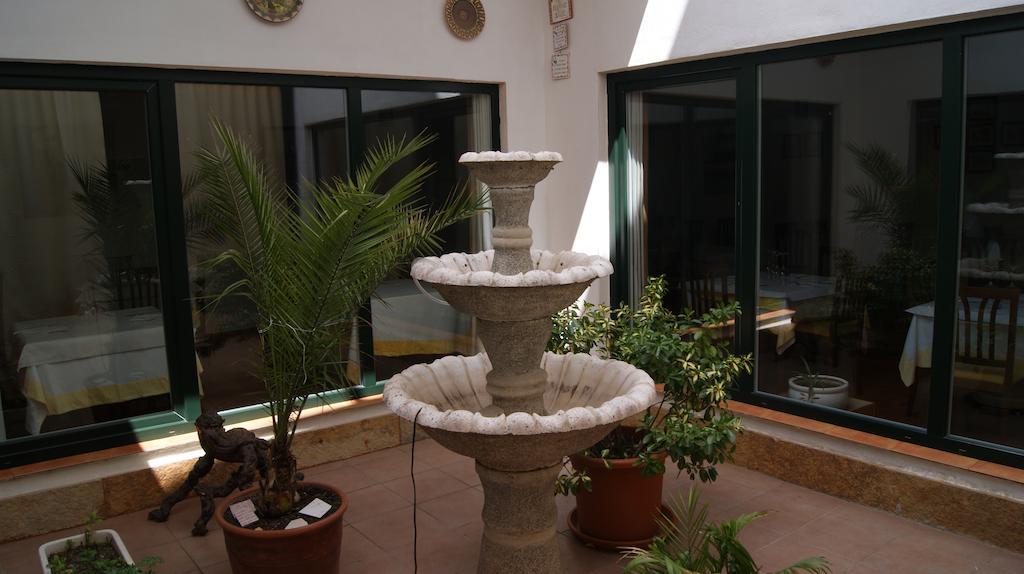 Hostal Restaurante Bustos Villarrubio Экстерьер фото