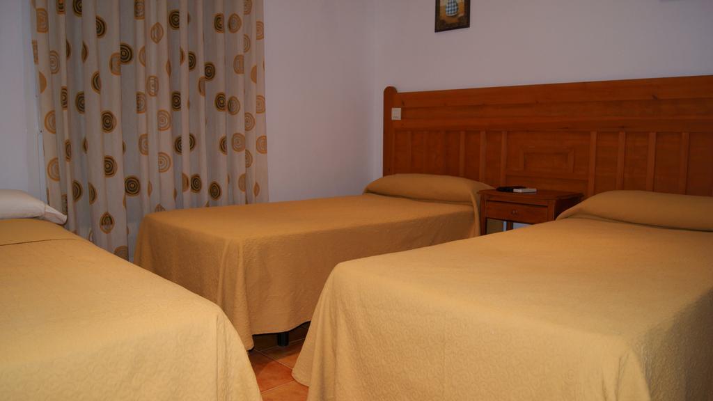 Hostal Restaurante Bustos Villarrubio Экстерьер фото