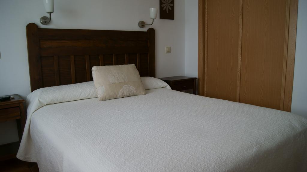 Hostal Restaurante Bustos Villarrubio Экстерьер фото