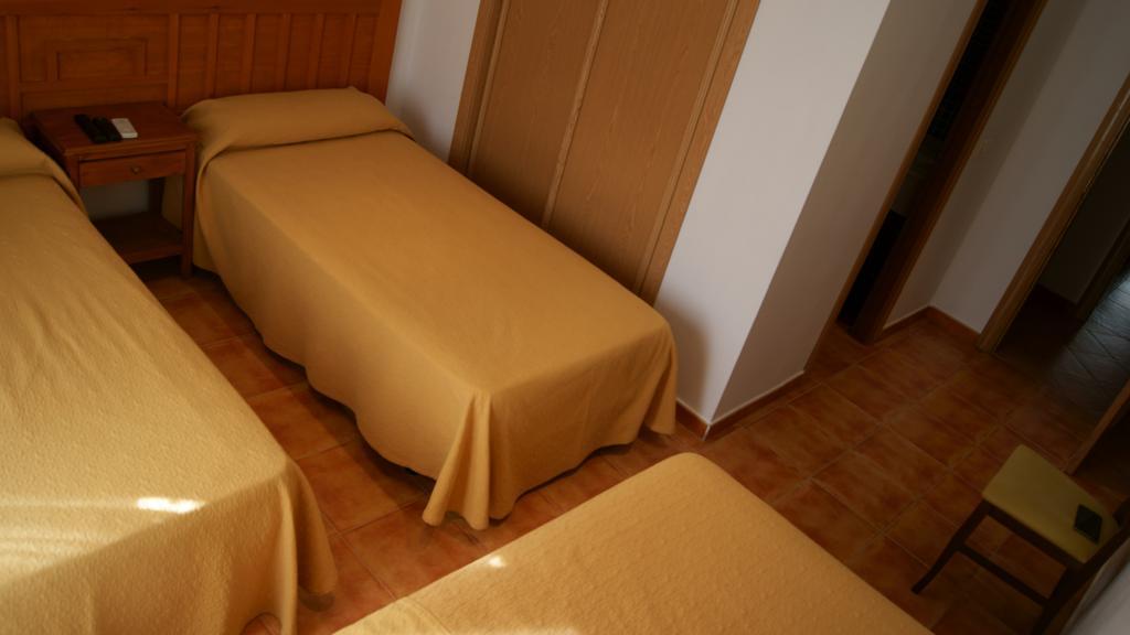 Hostal Restaurante Bustos Villarrubio Экстерьер фото